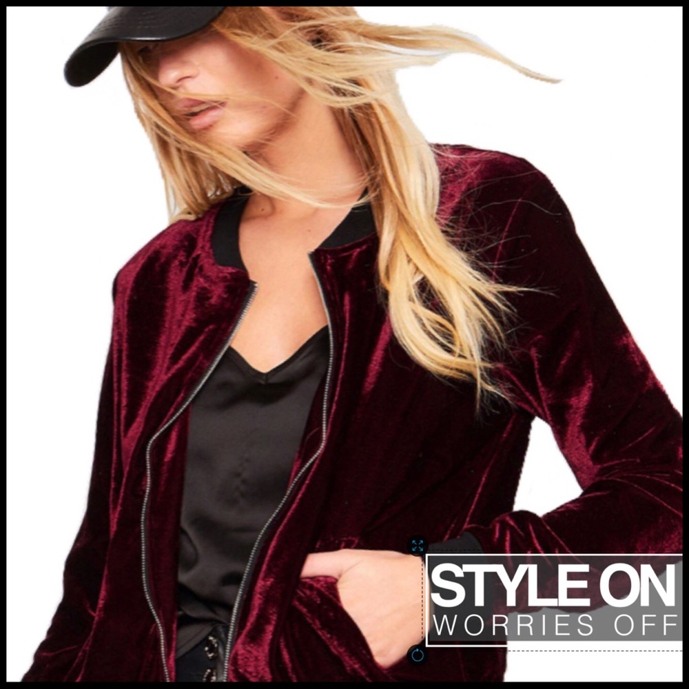 Velvet Bomber - Picture 1 of 8